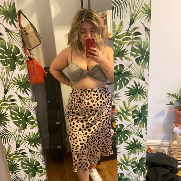 Meet your Posher, Ariana - Picture 1 of 1